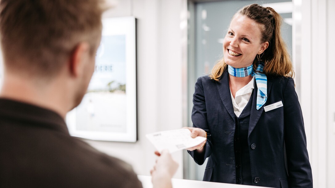 check-in flughafen altenrhein.jpg